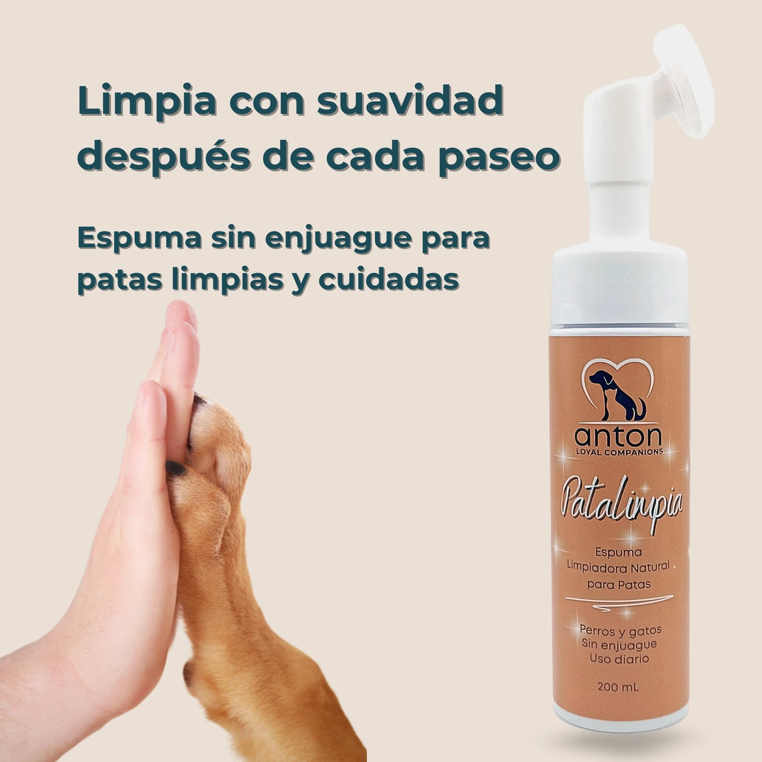 Patalimpia espuma sin enjuague que limpia con suavidad las patas de perros y gatos después de cada paseo
