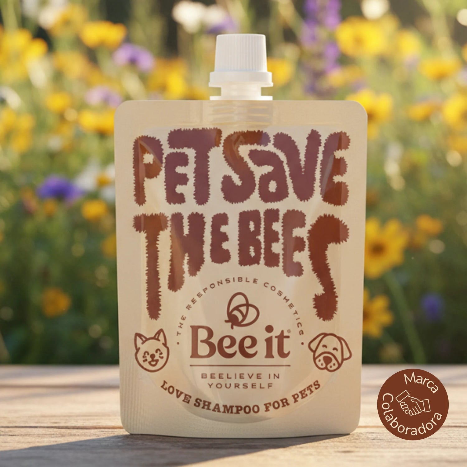 Champú natural para perros y gatos Pet Save the Bees de Bee It. Fórmula con miel ecológica, aloe vera y avena coloidal. Cuida el pelaje y apoya la biodiversidad. | ANTON Loyal Companions