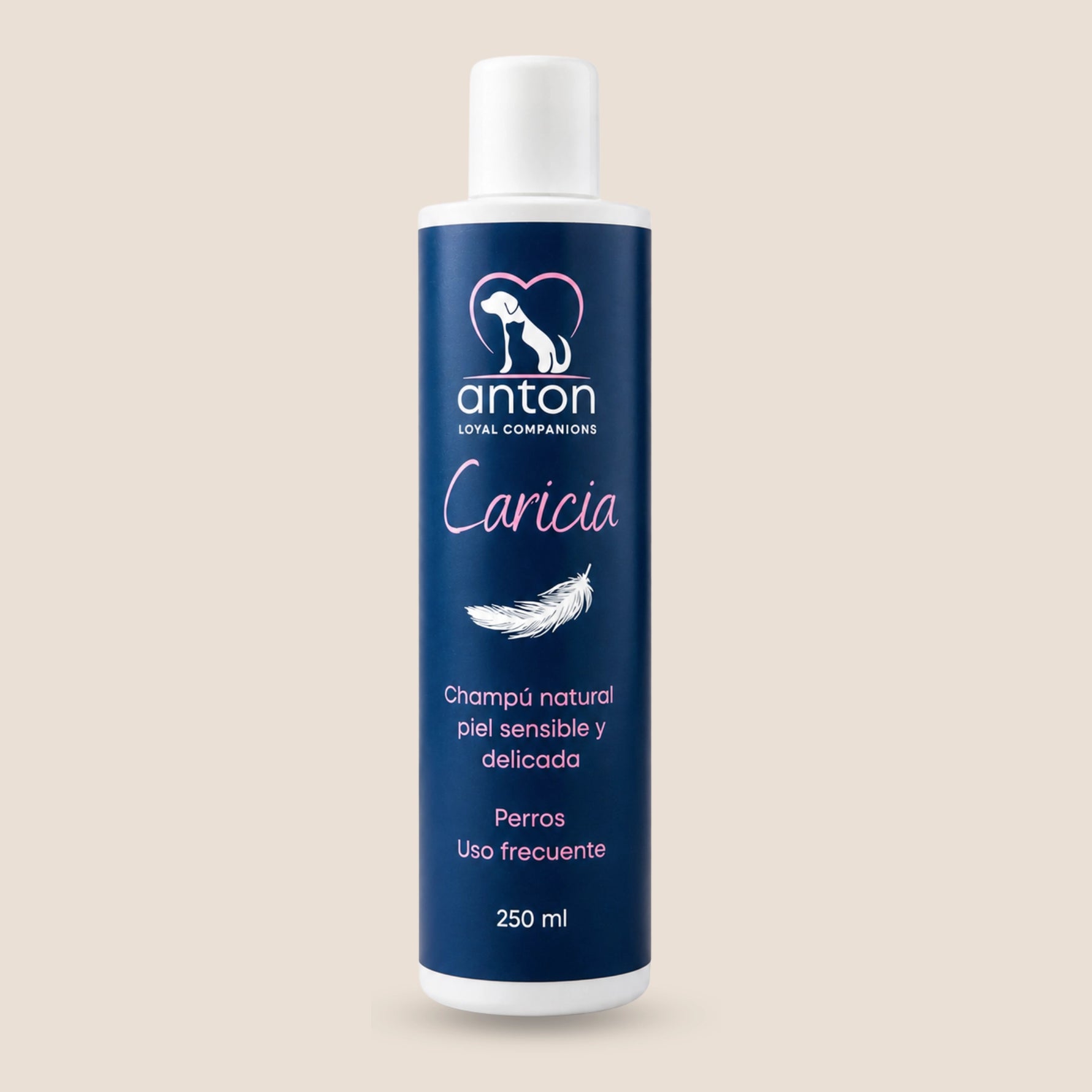 Champú natural Caricia ANTON Loyal Companions para perros con piel sensible y delicada. Fórmula suave para el uso frecuente en formato de 250 ml.