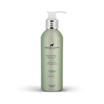 Champú natural para perros Frenky Lewis Green Tea & Bergamot de 200 ml, en frasco verde con dosificador blanco y detalles plateados.