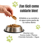 Cómo añadir un suplemento natural para perros y gatos a su comida o agua mezclándolo con pienso, comida húmeda o carne cruda