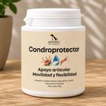 Suplemento natural Condroprotector para perros y gatos sobre superficie de madera con luz natural, formulado para apoyar la movilidad, la flexibilidad y el bienestar articular diario – ANTON LC