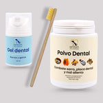 Gel dental y Polvo Dental de Anton Loyal Companions junto a un cepillo de dientes de bambú, fotografía en fondo neutro para cuidado dental natural de perros y gatos.