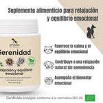 Imagen informativa del suplemento natural Serenidad ECO para perros y gatos. Presenta los principales beneficios relacionados con la calma y el equilibrio emocional, ayudando a acompañar situaciones de estrés ocasional y favoreciendo el bienestar emocional diario con ingredientes ecológicos certificados.
