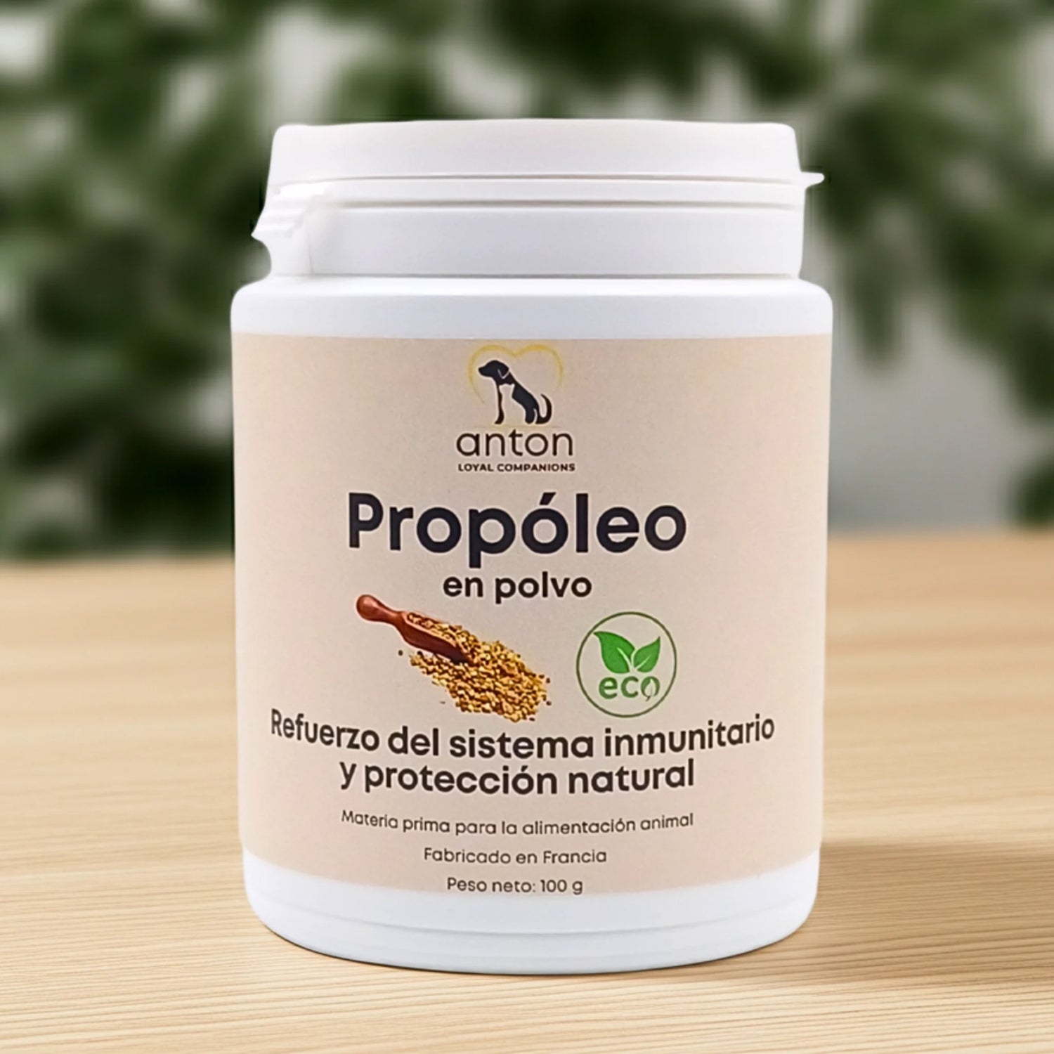 Propóleo ECO en polvo para perros y gatos. Suplemento natural que refuerza el sistema inmunitario y la protección natural. Fabricado en Francia por ANTON Loyal Companions.